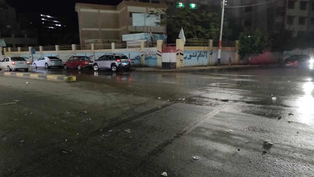 مسح مياه الأمطار من شوارع كفر الشيخ