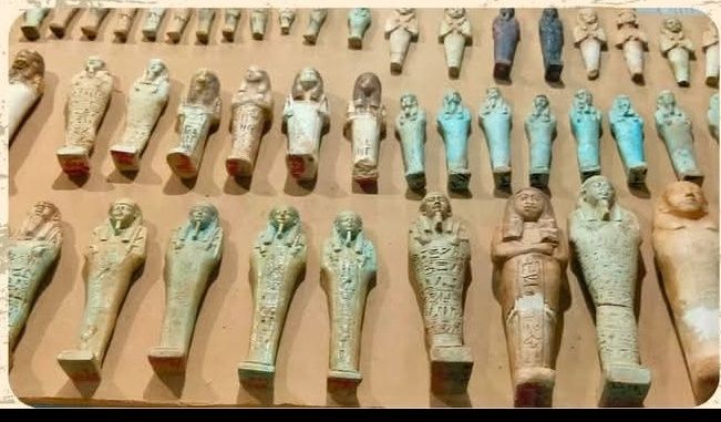 تماثيل الأوشابتى