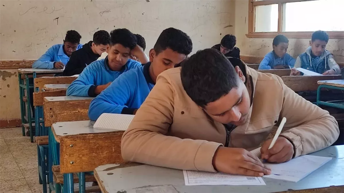 طلاب الصف الثالث الإعدادي