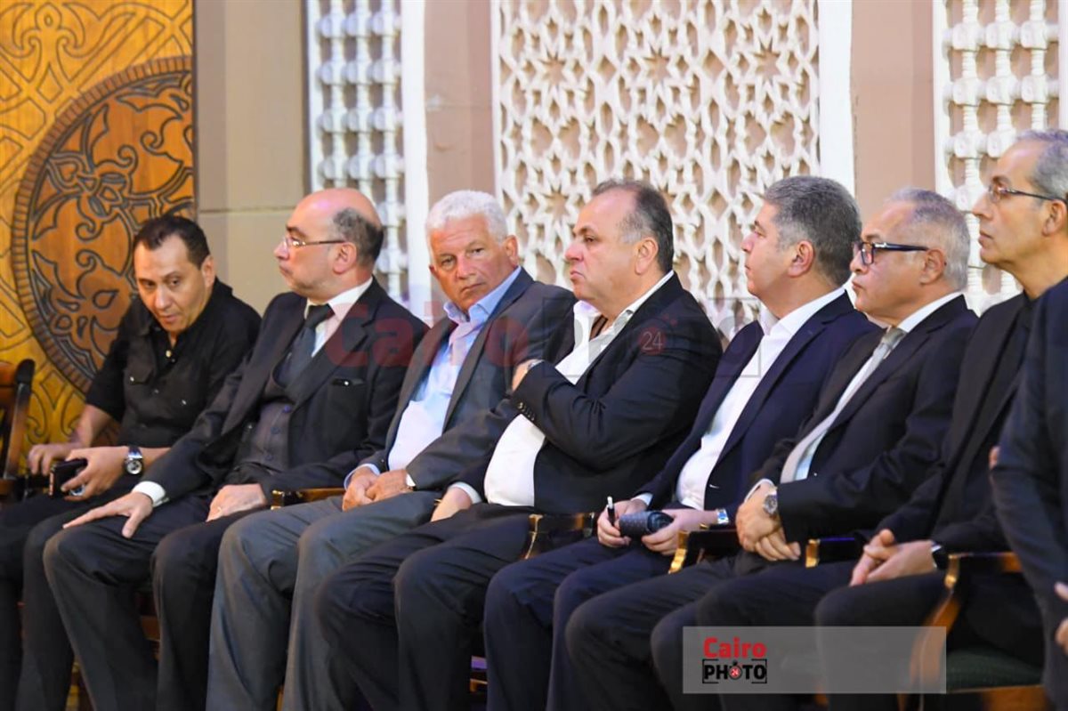 مشاهير الفن والإعلام في عزاء الدكتور وليد مصطفى رئيس مجلس أمناء القاهرة 24 بمسجد الشرطة بالشيخ زايد