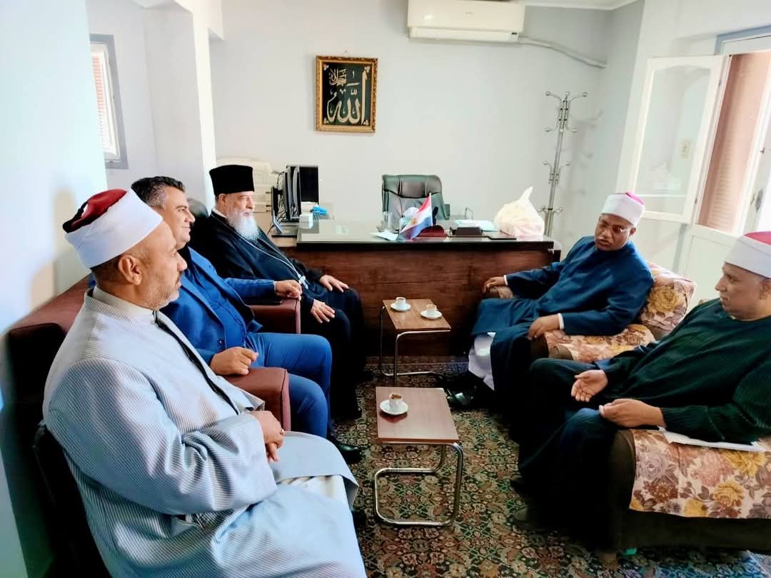 وفد كنسي يزور وكيل أوقاف البحر الأحمر