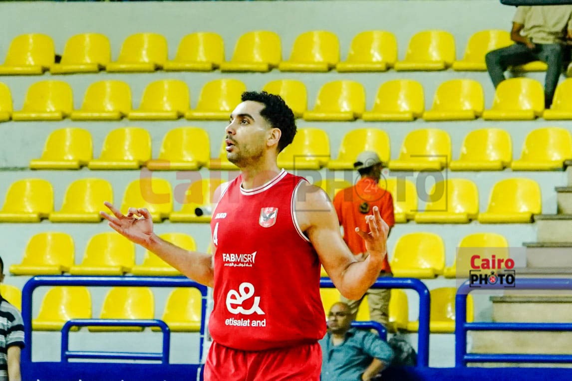 من لقاء الأهلي وسبورتنج لكرة السلة