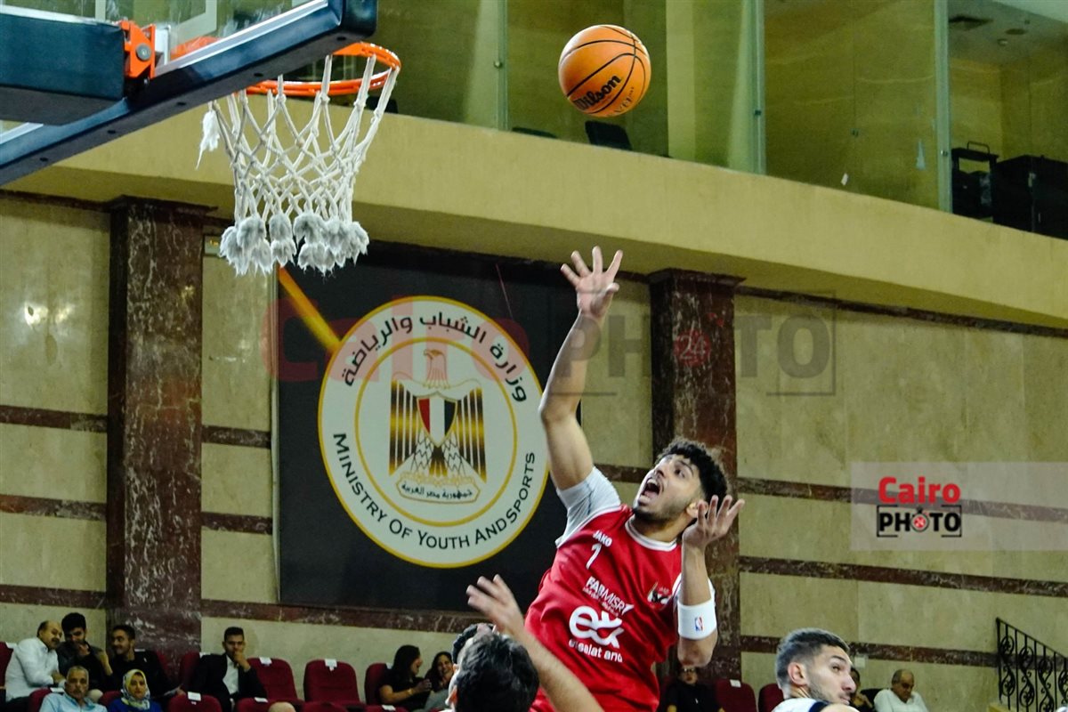 من لقاء الأهلي وسبورتنج لكرة السلة