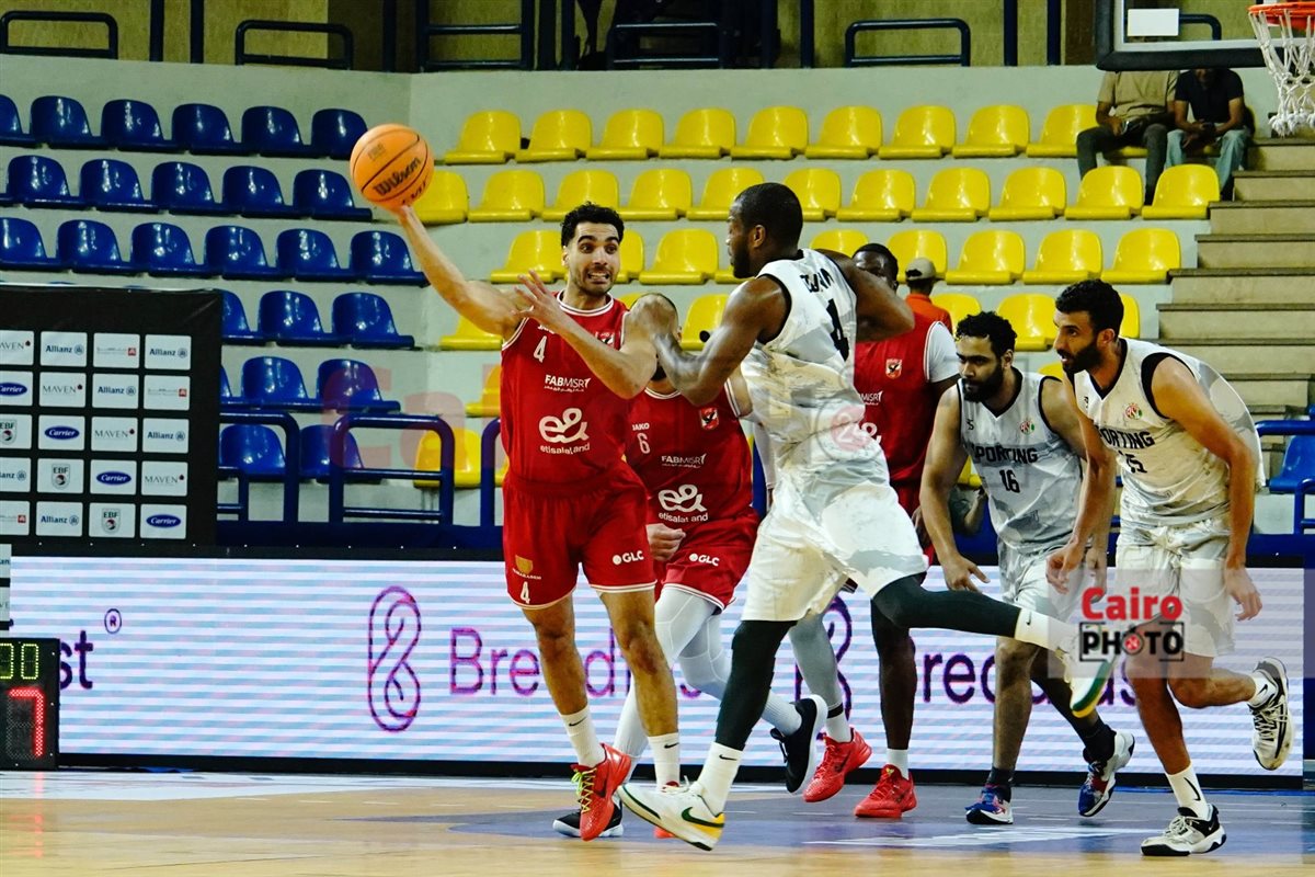 من لقاء الأهلي وسبورتنج لكرة السلة