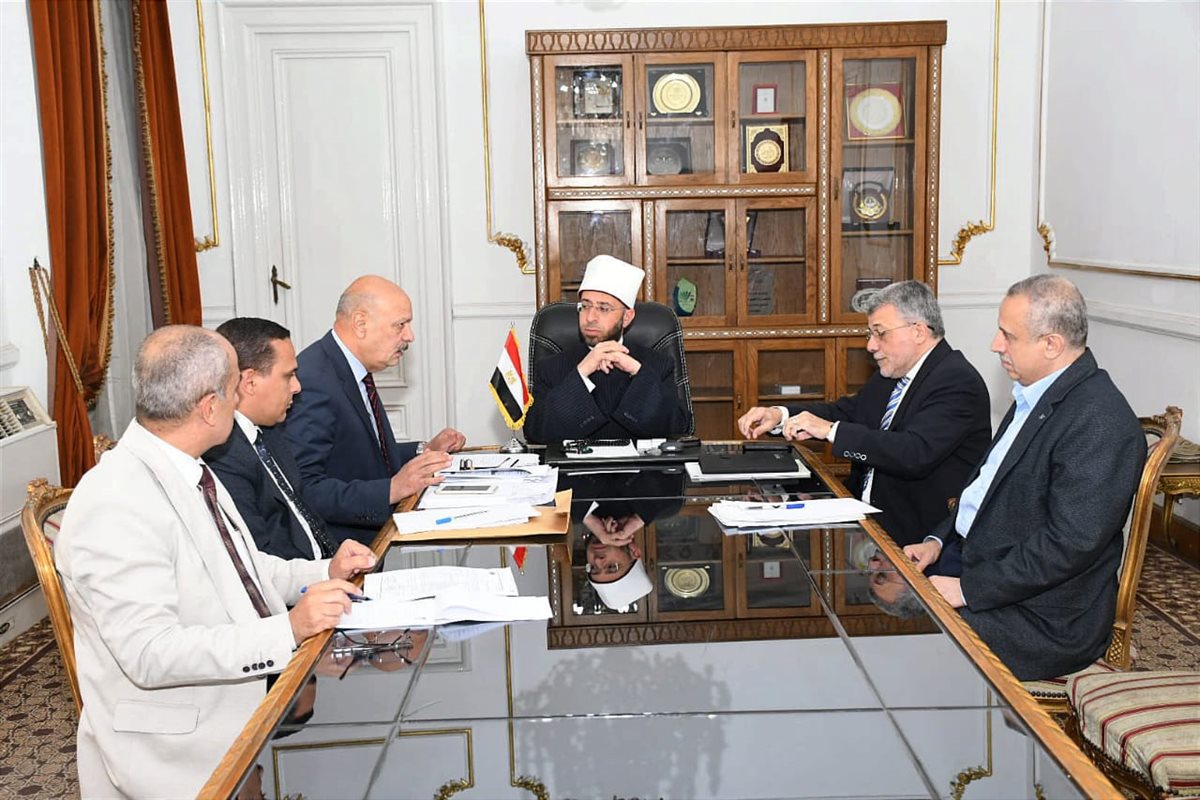 وزير الأوقاف: الوزارة تعمل على تطوير أداء هيئة الأوقاف من خلال التخطيط المحكم والحوكمة الرشيدة