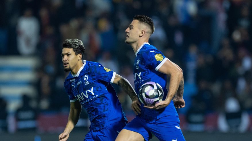 القنوات الناقلة لـ بث مباشر مباراة الهلال والرائد اليوم في الدوري السعودي