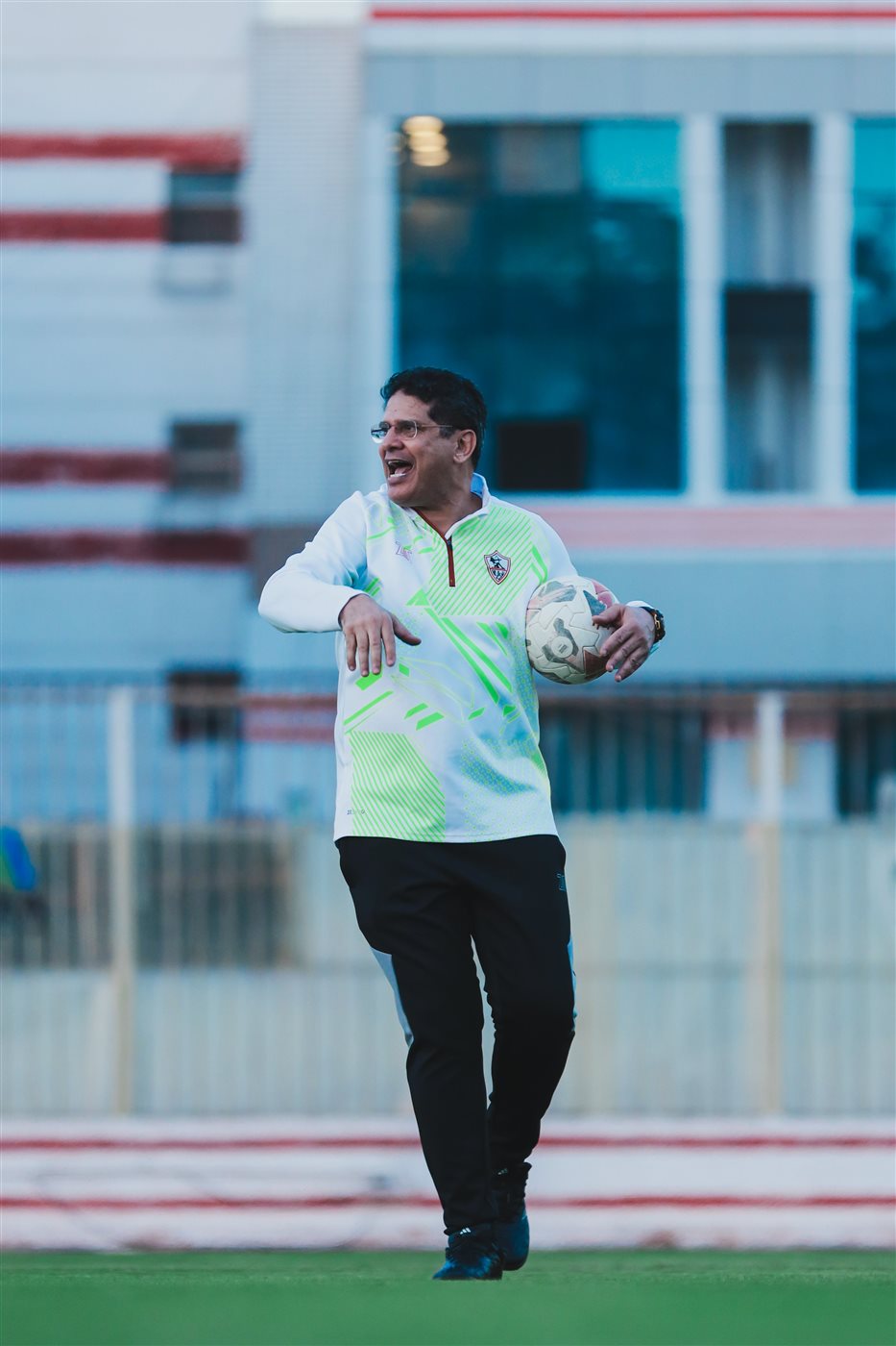 أيمن الرمادي 