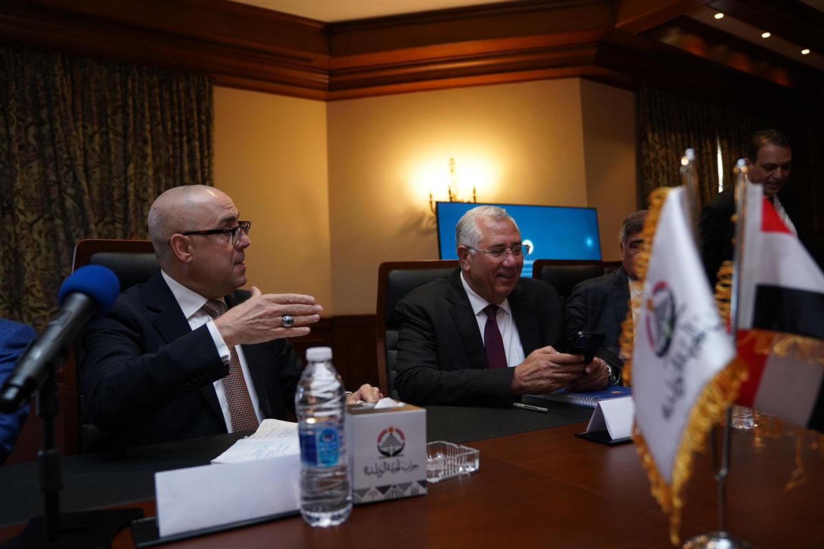 اجتماع حزب الجبهة الوطنية