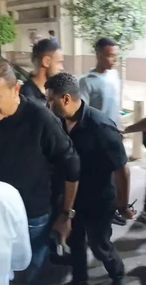 المخرج خالد يوسف ومحمد جمعة يقدمان واجب العزاء في حماة المنتج محمد السبكي بمسجد الحامدية الشاذلية