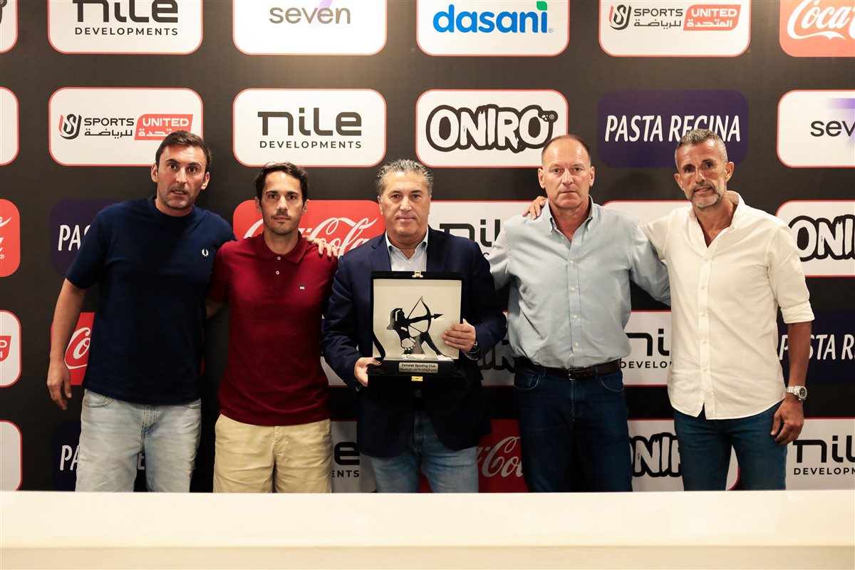 جوزيه بيسيرو وجهازه المعاون