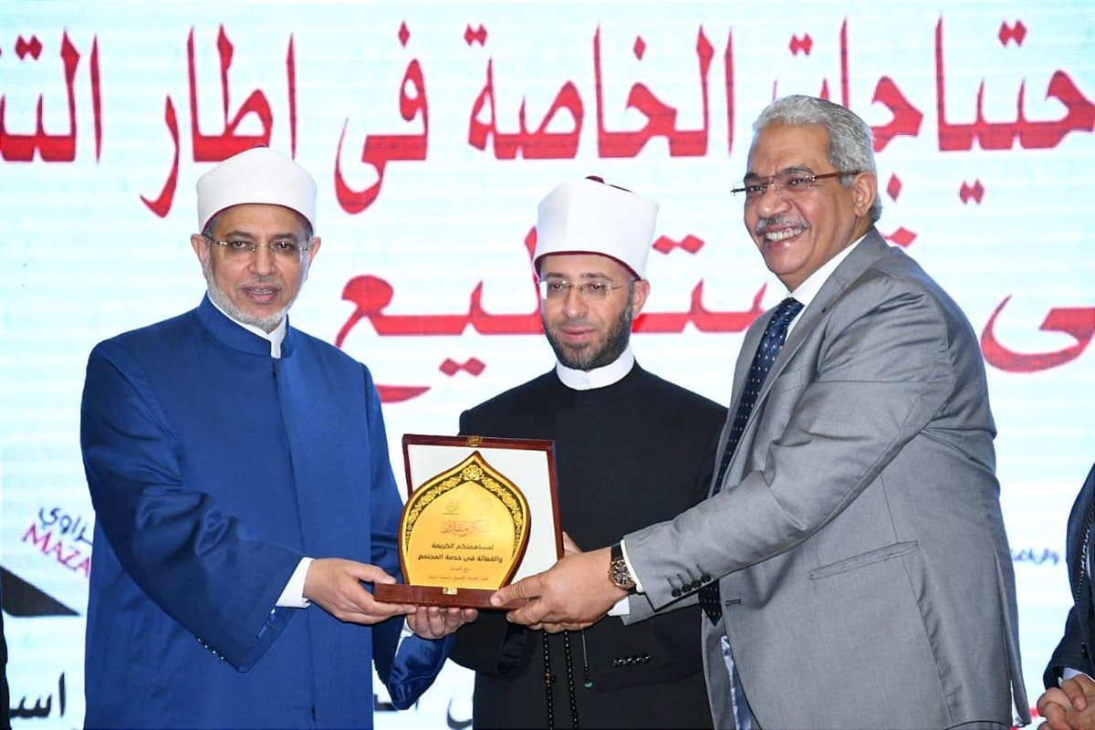 ويلتقي بأصغر إمام بمحراب الجامع الأزهر.. وزير الأوقاف لذوي الهمم: نتطلّع منكم لأن تكونوا في الغد القريب أئمةً وقادةً 