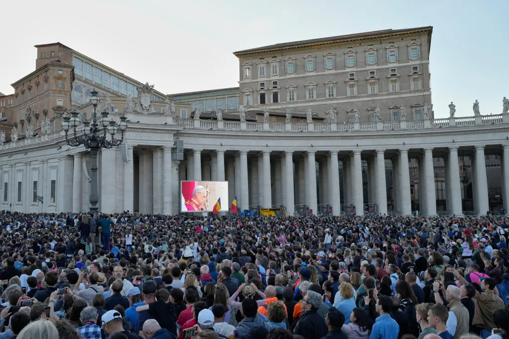 البابا ليون الرابع عشر