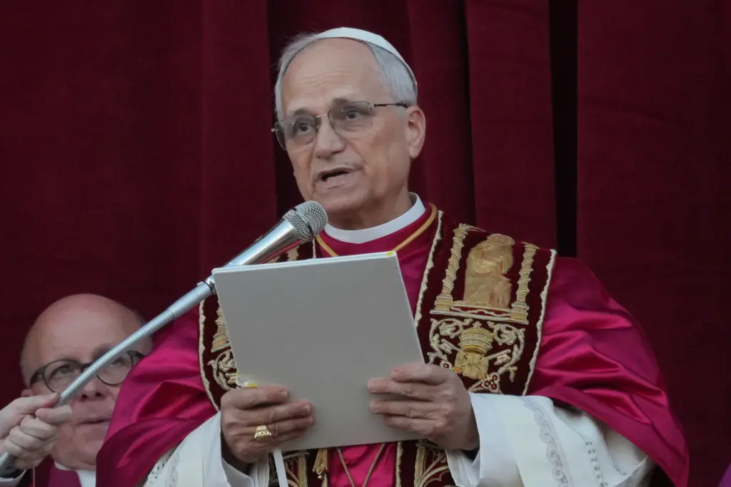 البابا ليون الرابع عشر