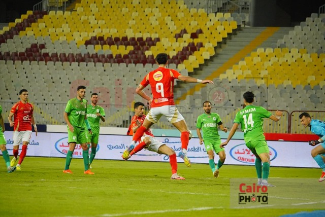 مباراة الأهلي والمصري في الدوري الممتاز