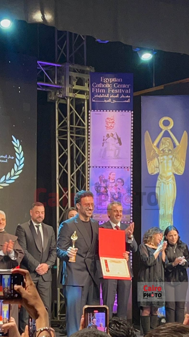 الكاثوليكي للسينما يكرم النجم أحمد داود كأفضل ممثل عن فيلمه الهواء سلطان
