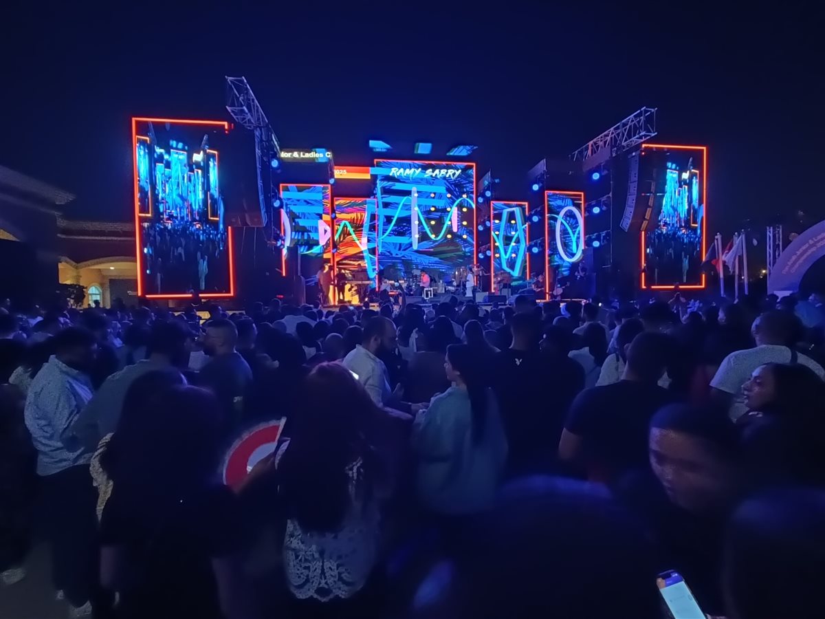 برعاية القاهرة 24 وتنظيم وليد منصور.. رامي صبري يتألق في حفل غنائي بمدينتي بحضور كامل العدد