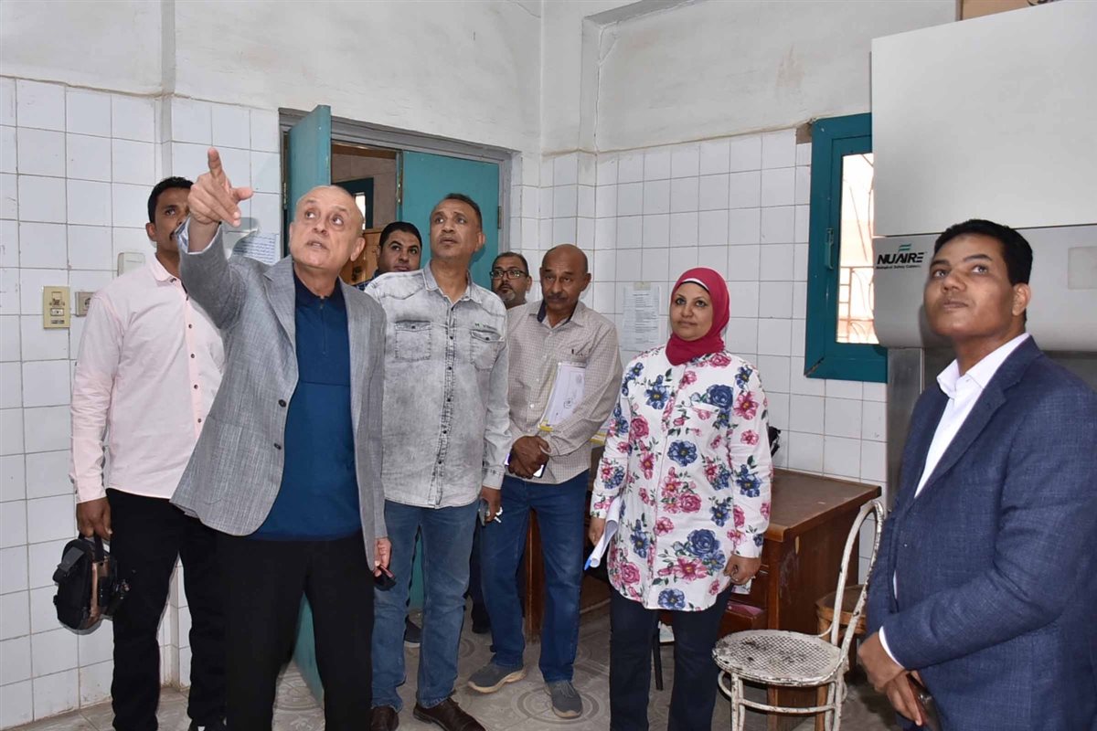 محافظ الأقصر وزيارة للمعمل الإقليمي