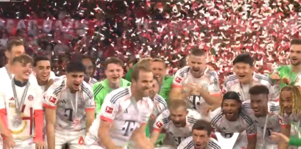 بايرن ميونخ يتوج بلقب الدوري الألماني للمرة الـ 34 في تاريخه