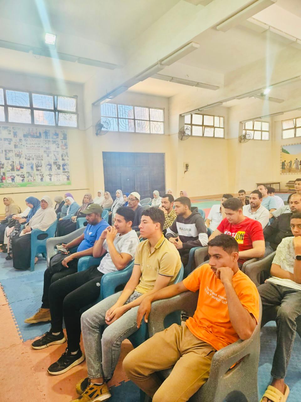 جانب من الندوة