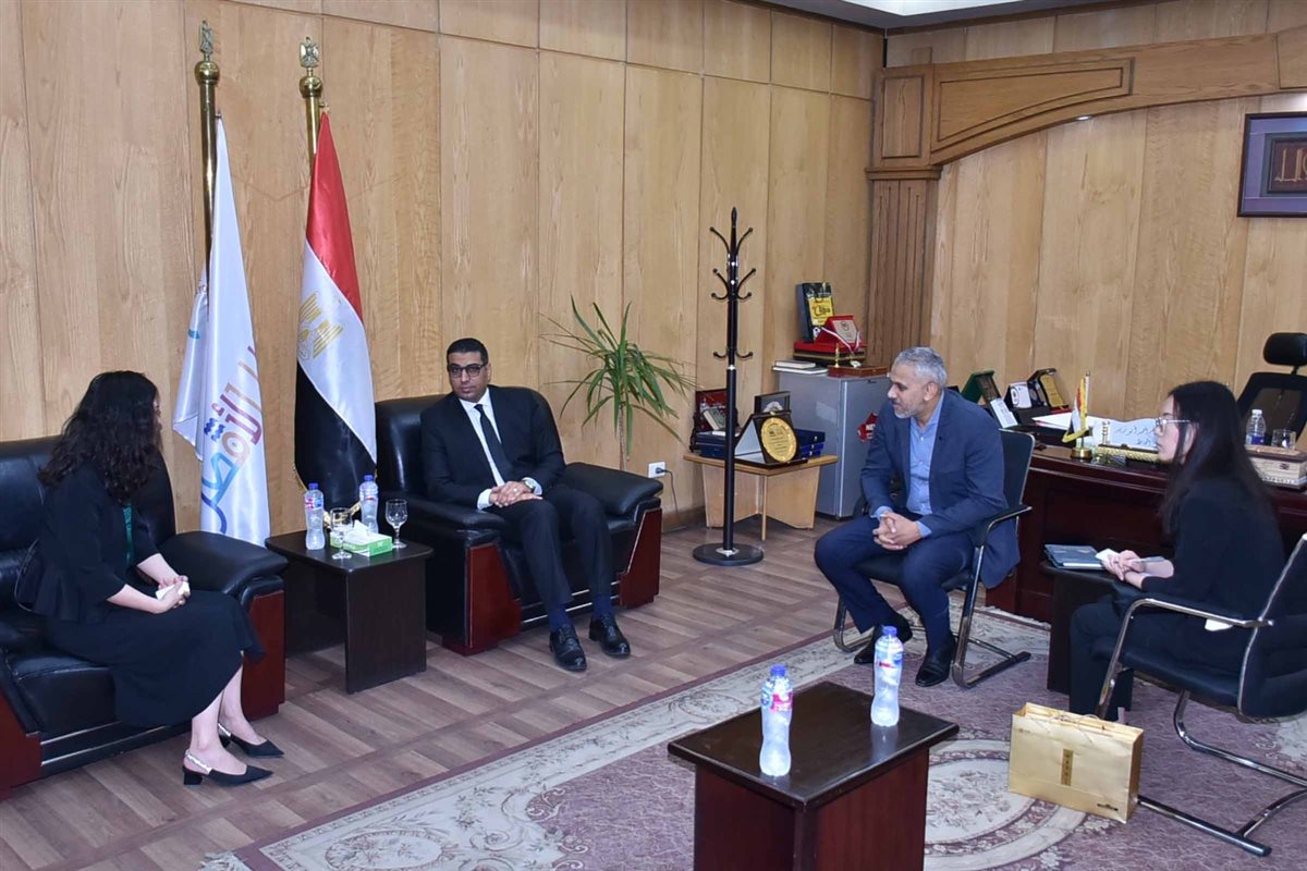 نائب محافظ الأقصر يستقبل وفدا صينيا