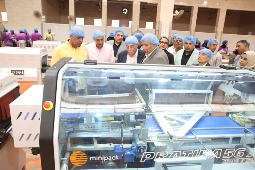 جانب من زيارة مستشار رئيس الجمهورية للوادى الجديد