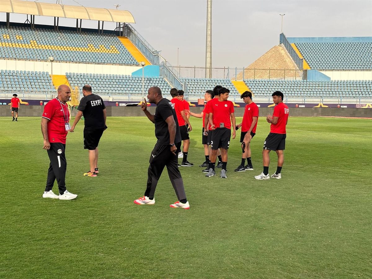 محاضرة حماسية لمنتخب الشباب قبل مواجهة غانا