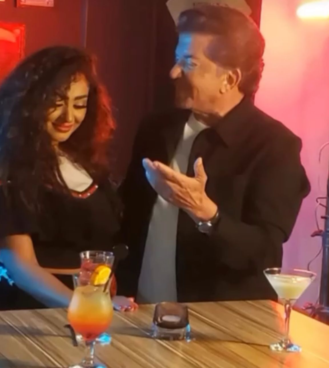 بتوقيع وليد سعد.. وليد توفيق ينتهي من تصوير كليب أنتي بالناس كلهم بمشاركة ندى بهجت