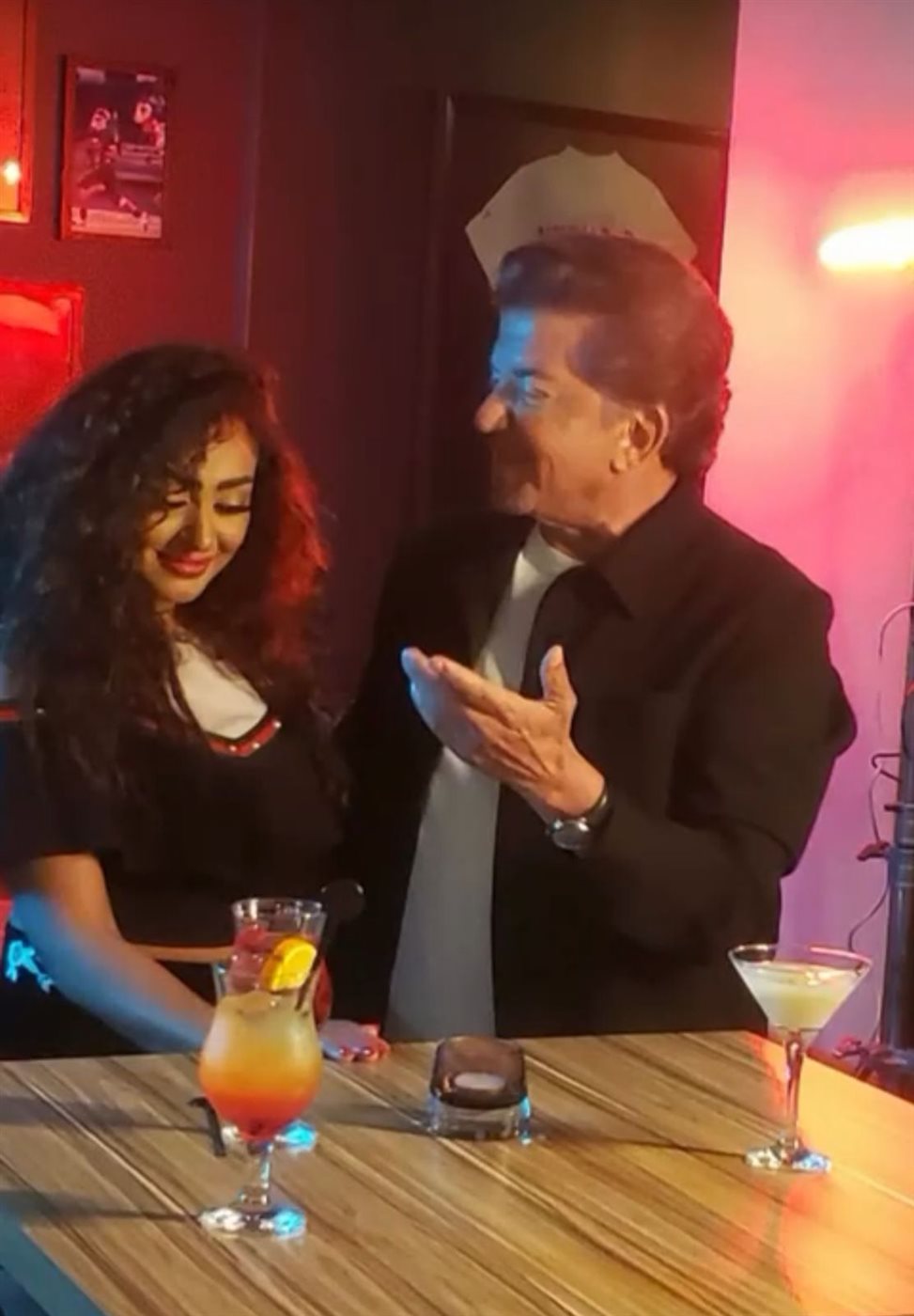 بتوقيع وليد سعد.. وليد توفيق ينتهي من تصوير كليب أنتي بالناس كلهم بمشاركة ندى بهجت