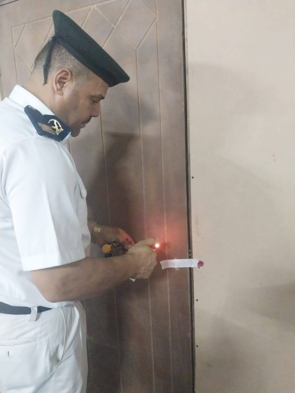 غلق وتشميع عدد من الكافيهات والمطاعم المخالفة بالعجوزة