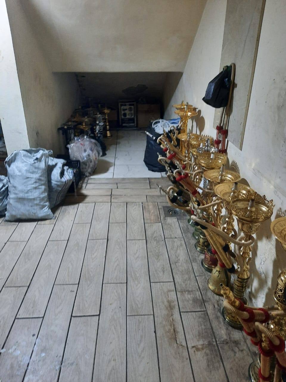 غلق وتشميع عدد من الكافيهات والمطاعم المخالفة بالعجوزة