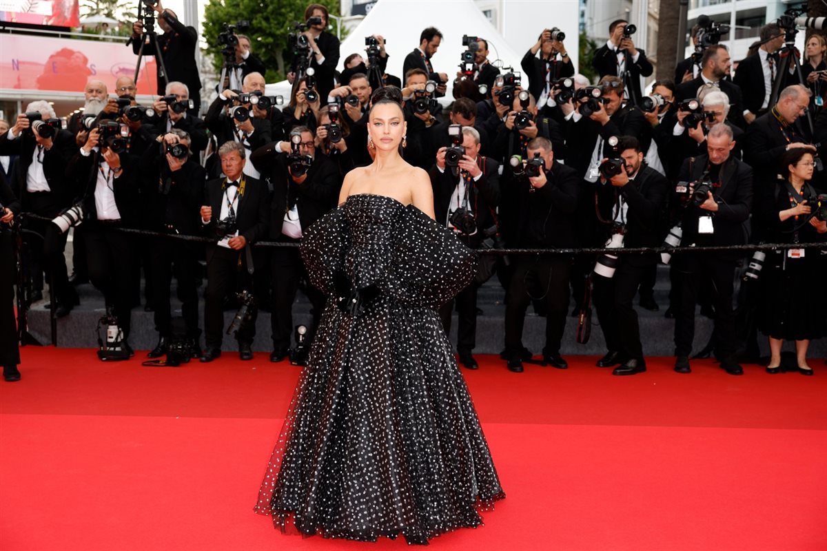 بعد قواعد منع التعري.. إطلالات غير ملفتة للنجوم بافتتاح مهرجان كان السينمائي