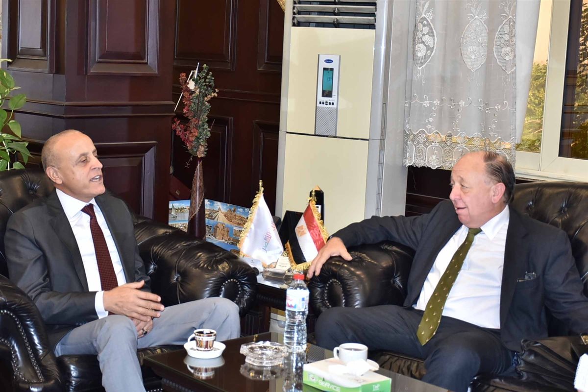 محافظ الأقصر وسفير الارجنتين