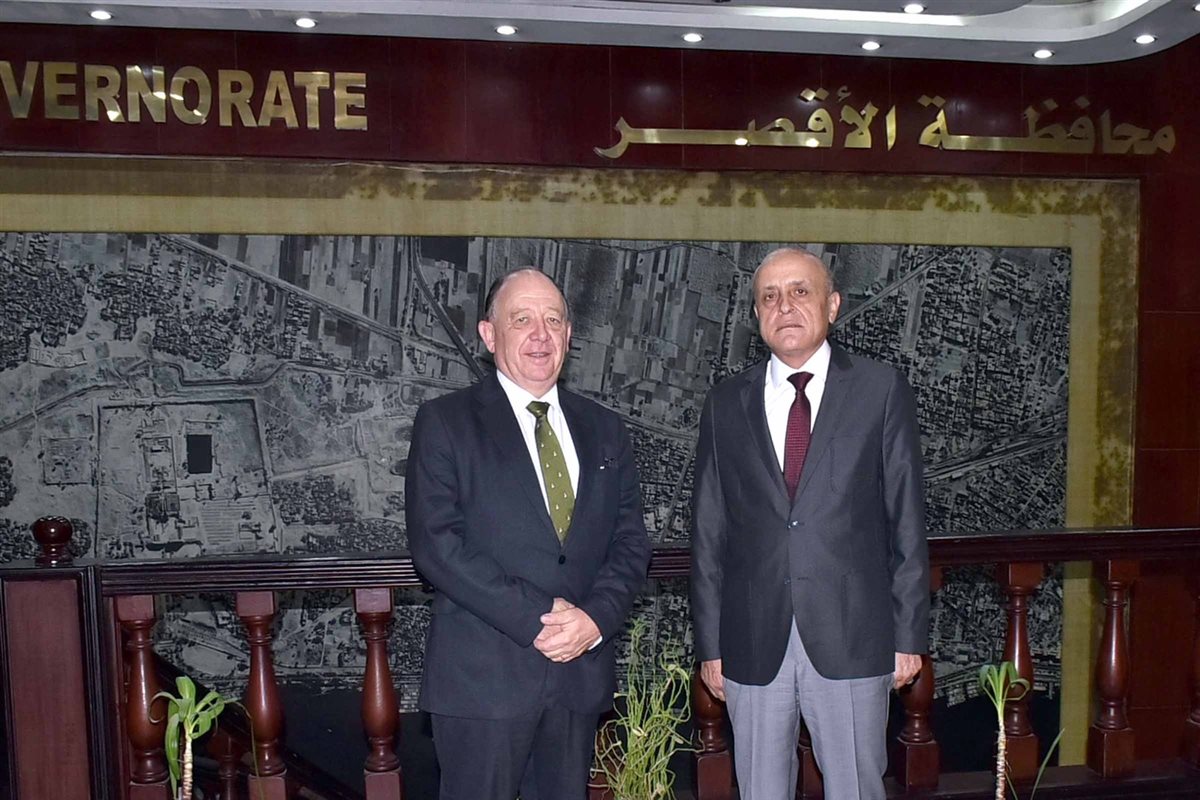 محافظ الأقصر وسفير الارجنتين