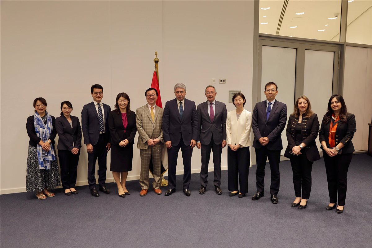 وزير السياحة