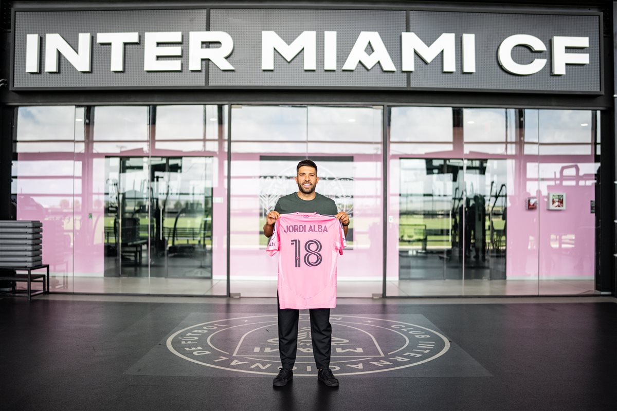 رسميًا.. إنتر ميامي يعلن تجديد عقد جوردي ألبا حتى عام 2027