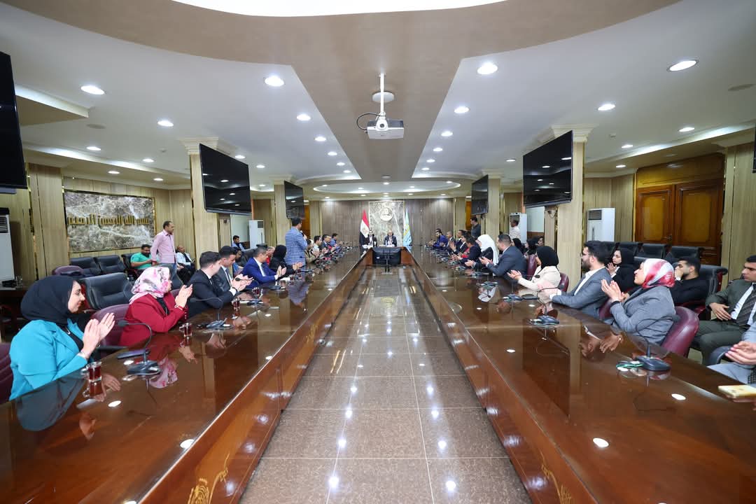 محافظ كفر الشيخ يجتمع بشاب المحافظة