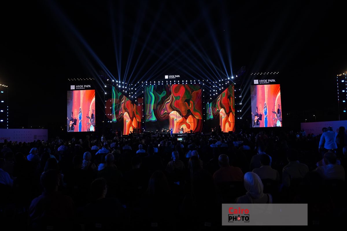 هبة طوجي تتألق في حفلها في مصر بـ هايد بارك