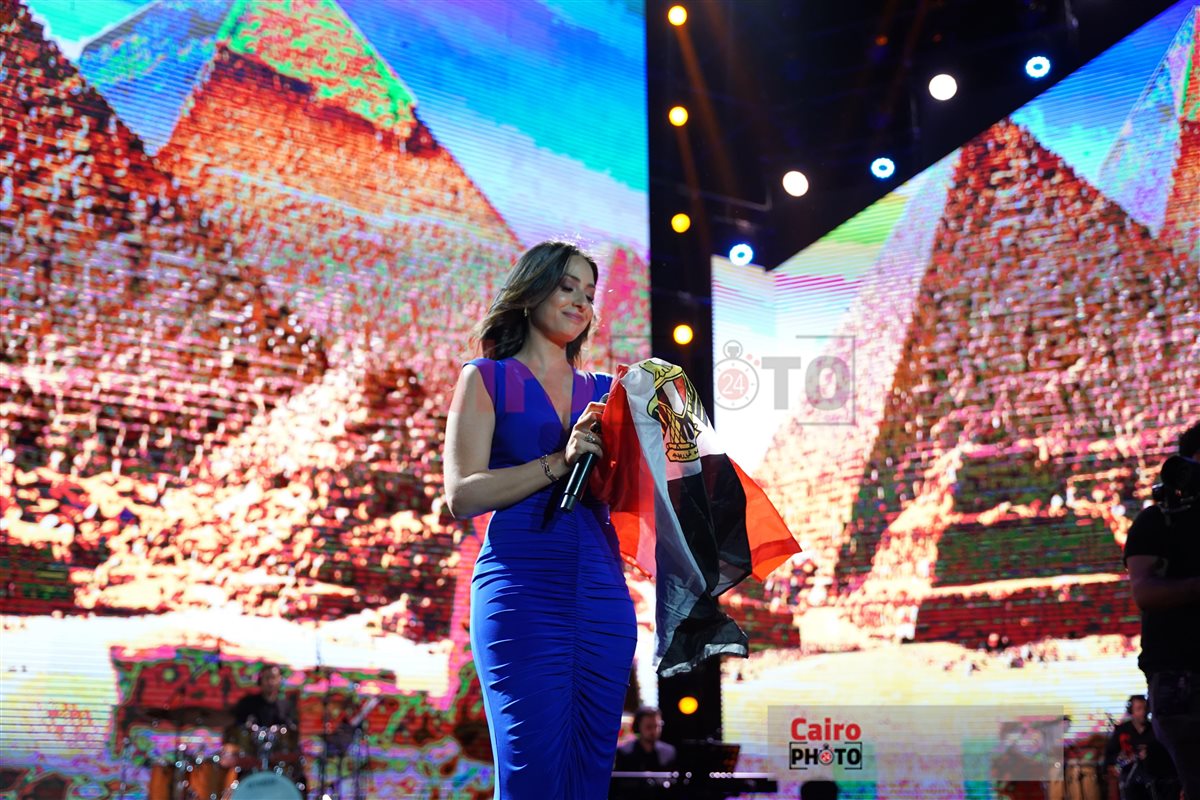 هبة طوجي تتألق في حفلها في مصر بـ هايد بارك