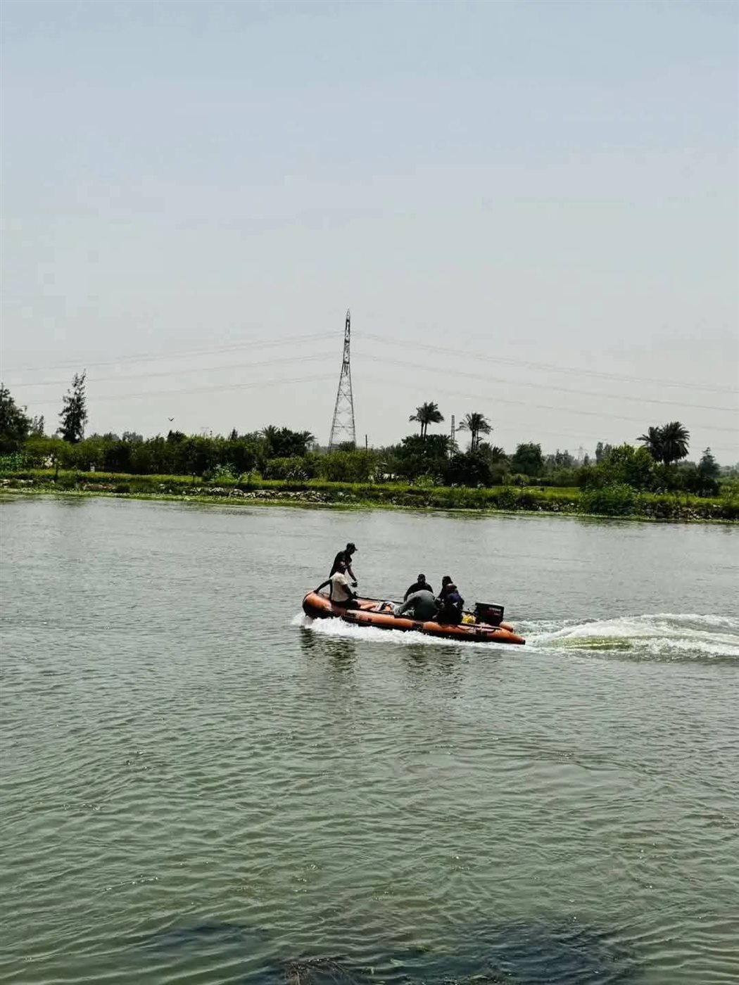 عمليات البحث عن جثمان صبي في مياه قناطر بولين بالبحيرة 