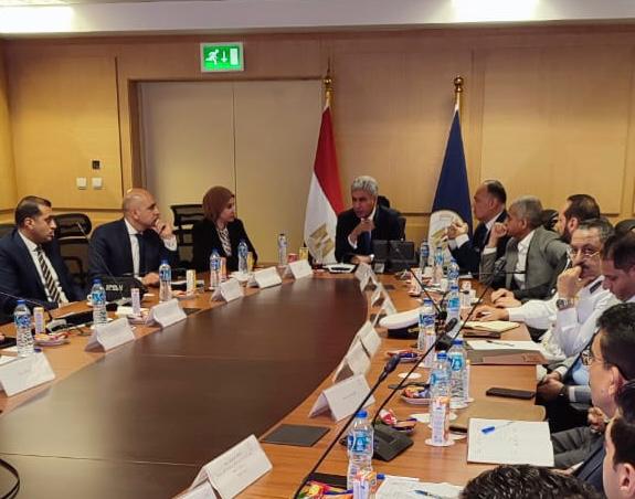 اجتماع وزير السياحة