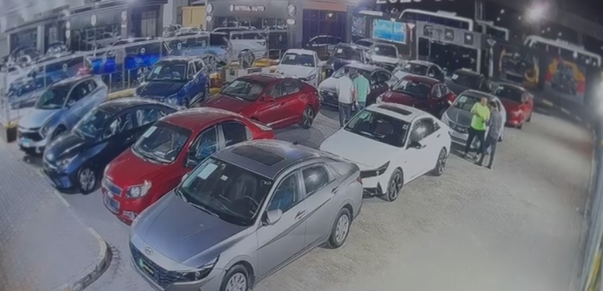 معرض السيارات