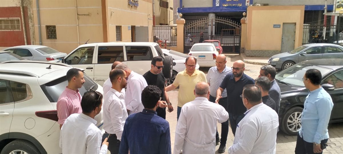 وفد من وزارة الصحة يزور مستشفى طهطا العام