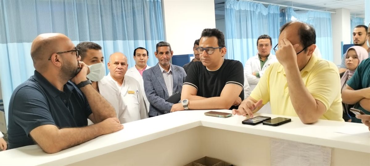 وفد من وزارة الصحة يزور مستشفى طهطا العام