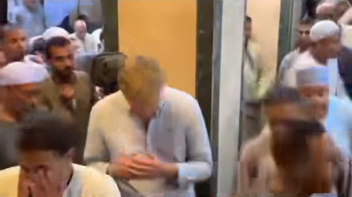 كرس في الحضرة وجلسات الذكر 