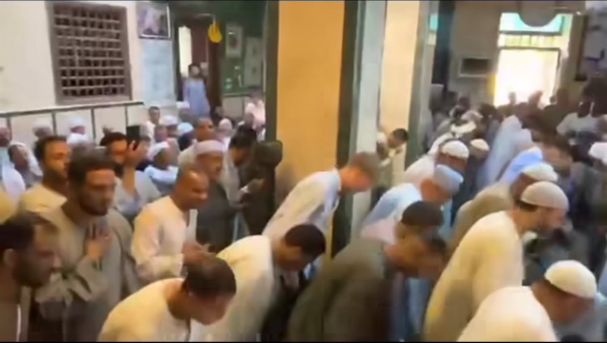 كرس في الحضرة وجلسات الذكر 