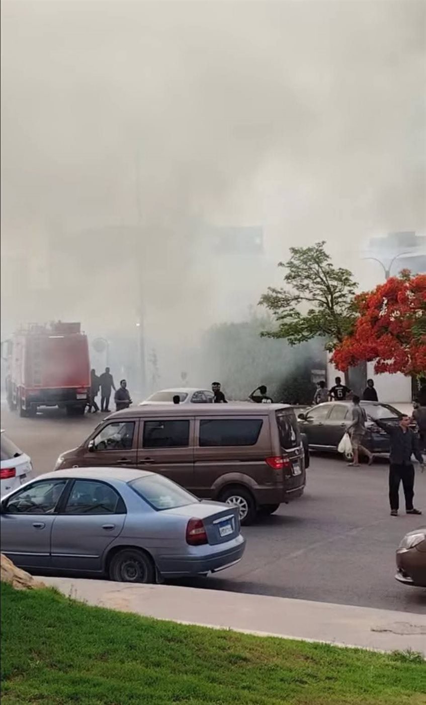 حريق بجوار مسجد الحمد بالتجمع الخامس والحماية المدنية تسيطر عليه