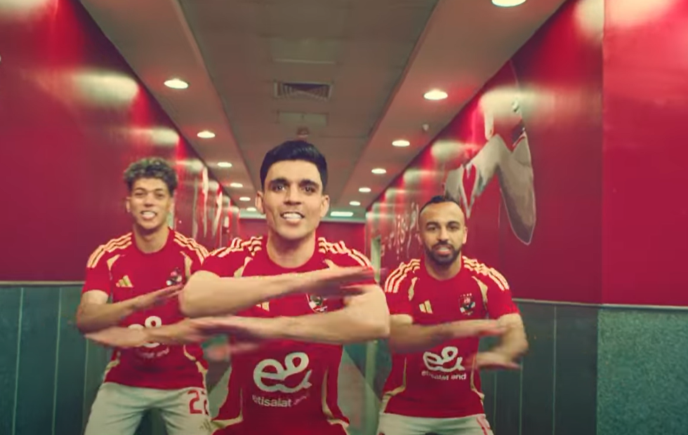 إعلان اتصالات للاعبي النادي الأهلي