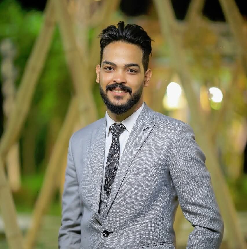 الشاب الراحل حسام محمود