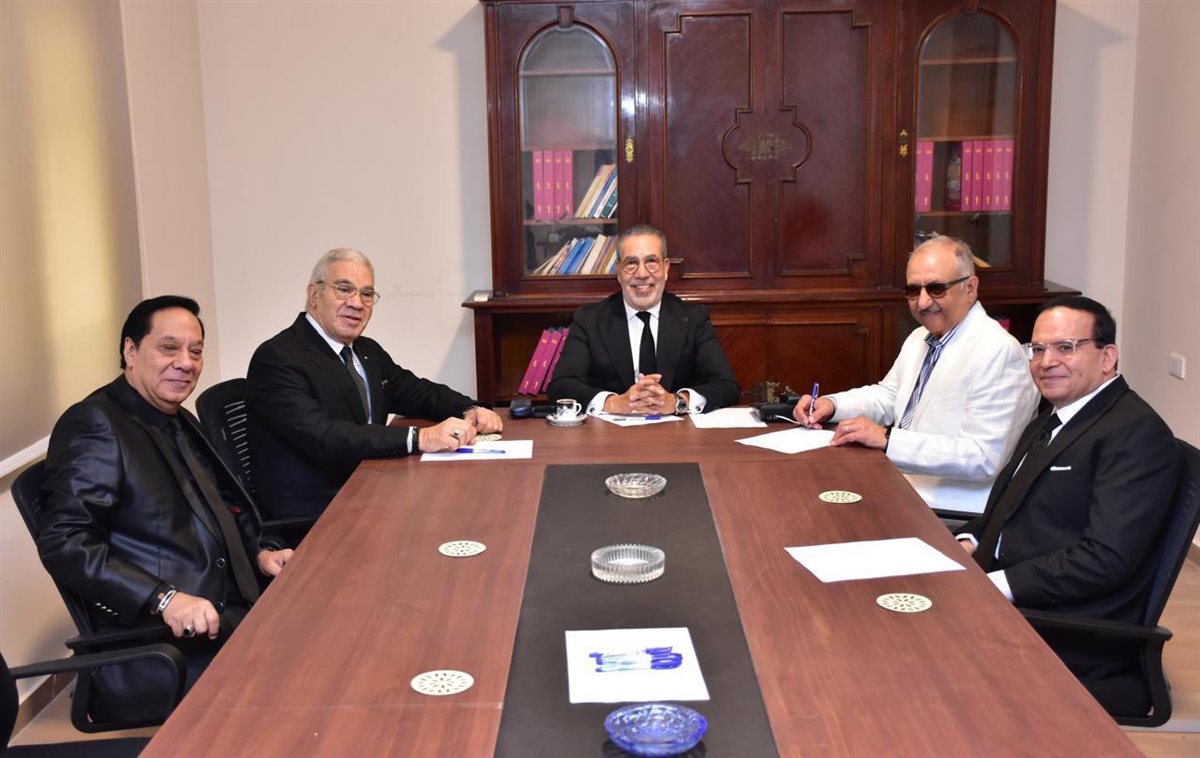 لقطات من توقيع مدحت العدل برتوكول تعاون بين بين المؤلفين والملحنين والبنك الأهلي