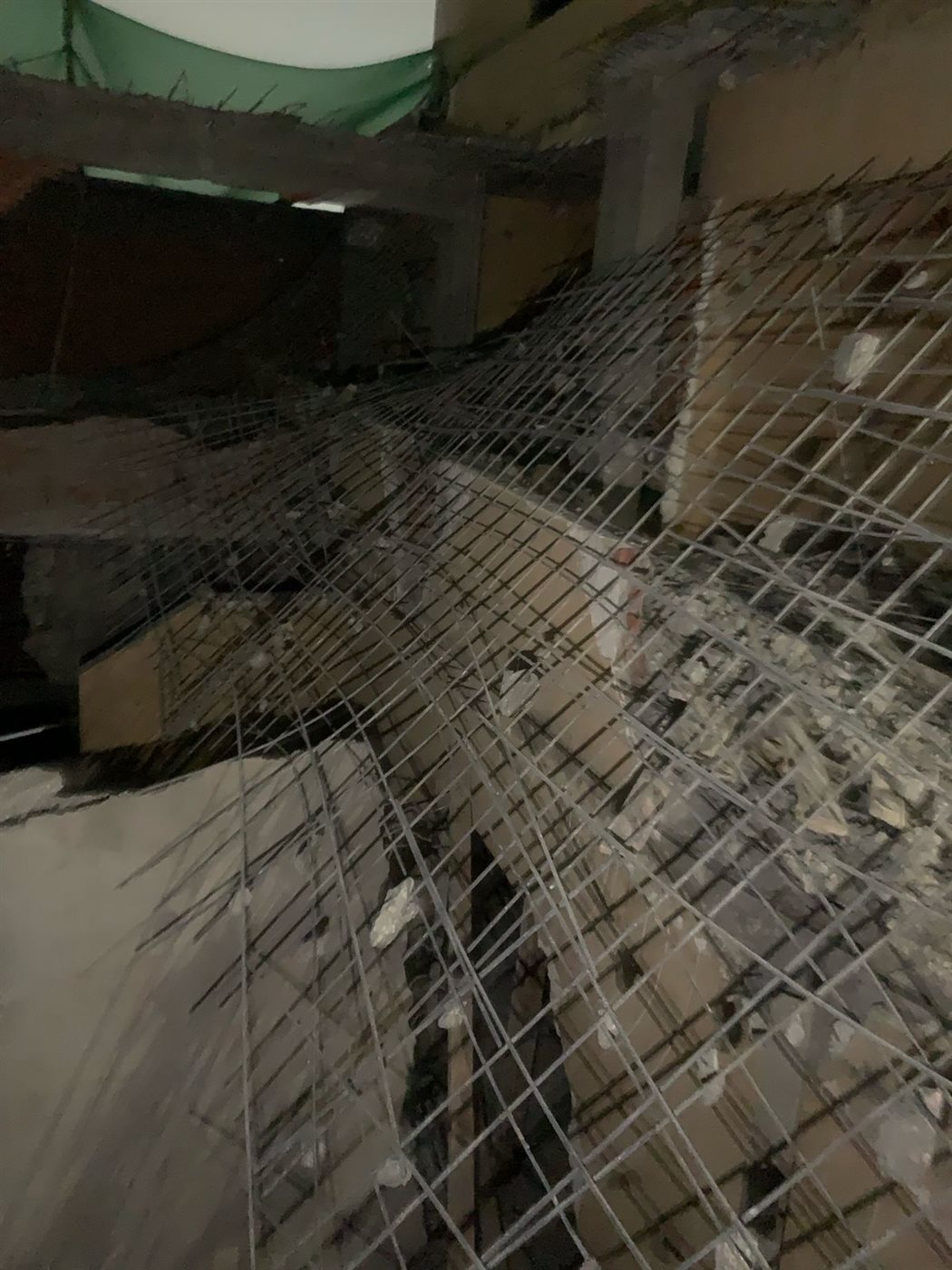 إزالة مخالفات في عقار بحي العجوزة